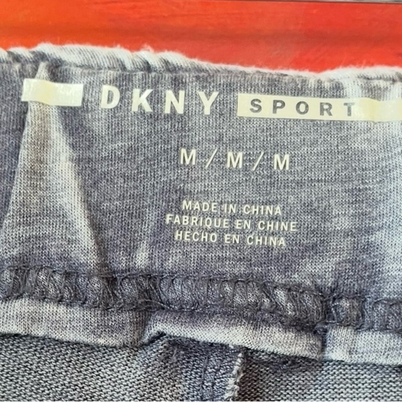 DKNY Pants Size Medium Grey Elastic Waistband Zip Pocket Cargo Ankle High Rise - Picture 4 of 6